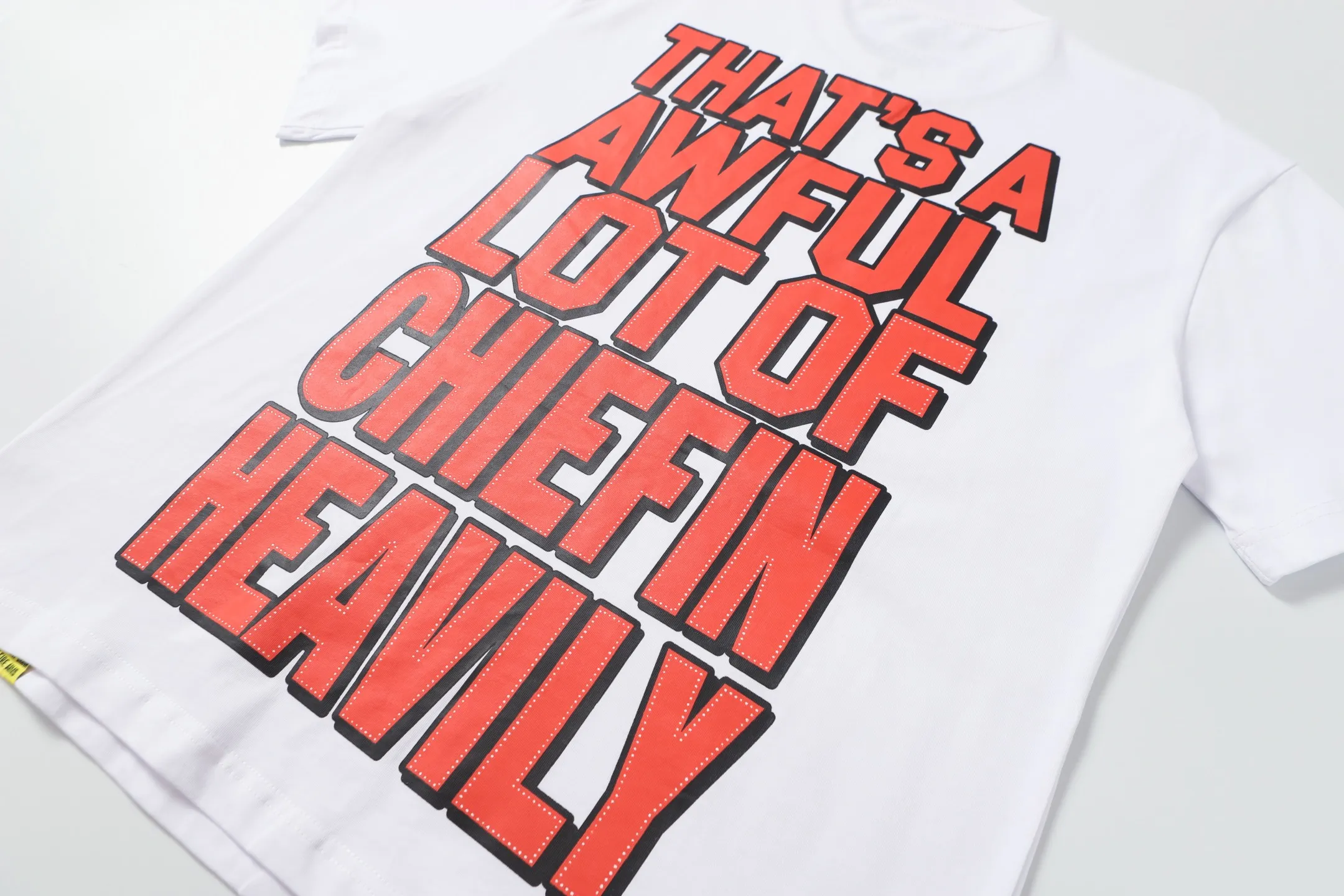 # /White｜That's A AWFUL LOT OF COUGH SYRUP In Stock Real shot American simple trendy brand loose casual T-shirt Fabric (fabric): 32 counts Weight combed double yarn pure cotton Sizes (size): S-M L X L Color (colour): Chinese red/ivory white